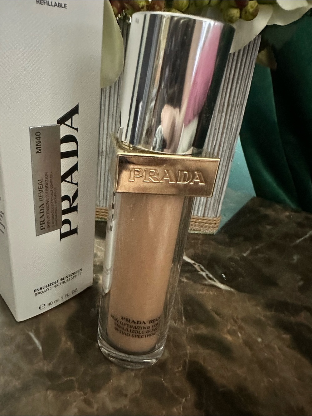 Prada Reveal Foundation SPF 17 MN40 Medium Neutral w/ Box.